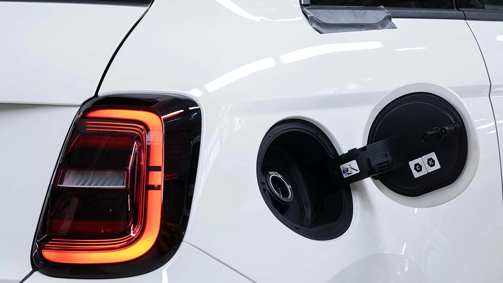 Nuova fiat 500 hybrid 2025 le prime foto (5)